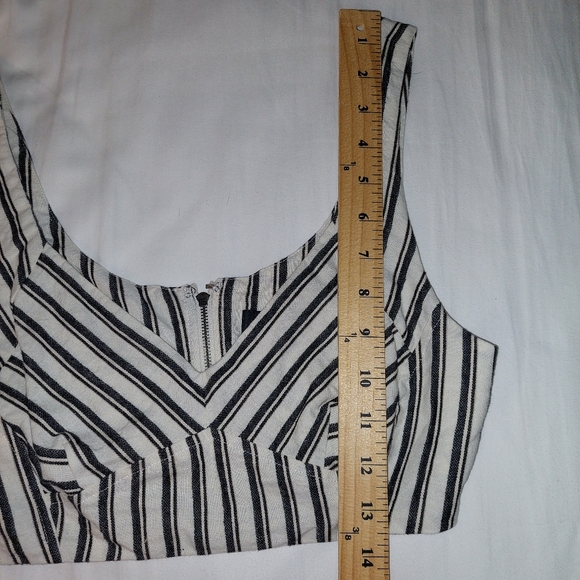 BCBGMAXAZRIA Striped Crop Top NWOT - Picture 9 of 13